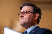 锡林郭勒盟特朗普税改案参议院过关有望 共和党议员无人声援马斯克
