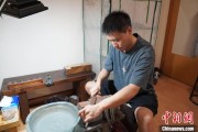 锡林郭勒盟成都“90后”小伙“十年磨一剑”：从爱好者到守艺人 传播中国文化